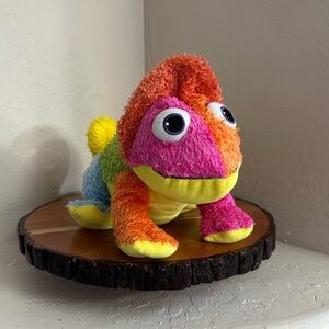 📚 Kohl's Cares® A Color of His Own Chameleon Rainbow Plush Book by Leo Lionni📚